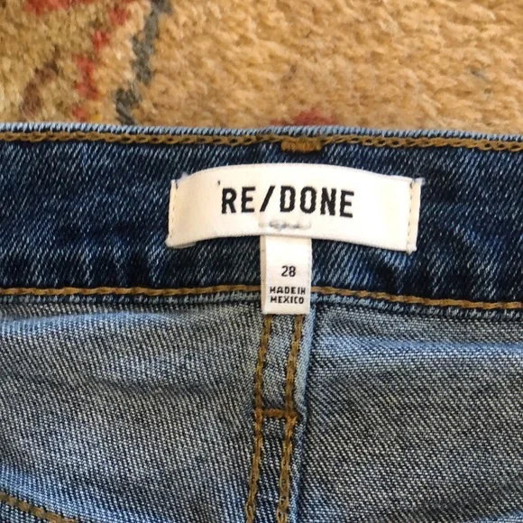 Re/Done straight leg, raw hem button-fly jeans 28 high-rise - Picture 3 of 7